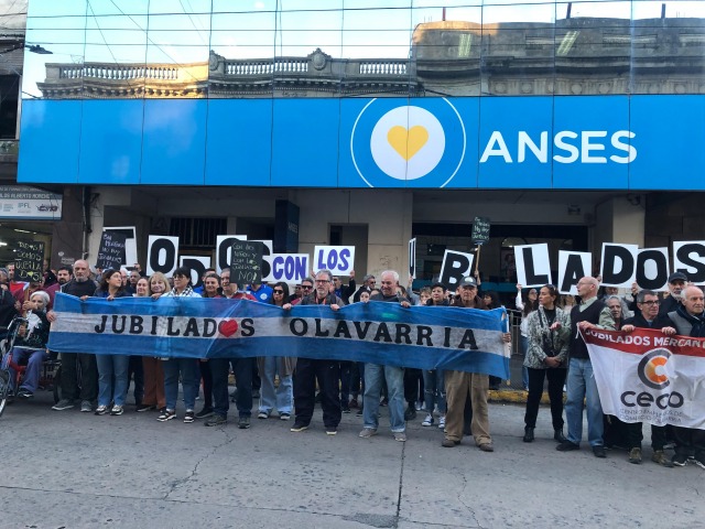 Protesta por los despidos en Olavarra